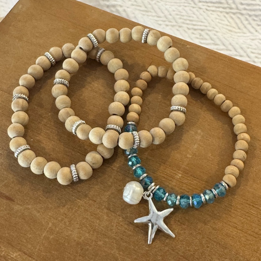 Wooden Bead Bracelet Set with Starfish Charm NEW!